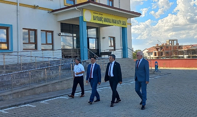 Kaymakam Emrah Bütün'den Bayramiç  İmam Hatip Ortaokulu ve Lisesi ziyareti