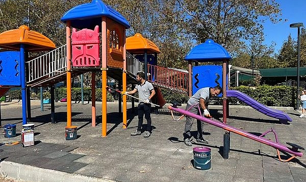 Kepez Belediyesi'nden spor ve oyun alanlarına düzenli bakım