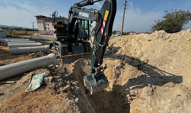 Lapseki Belediyesi Fen İşleri Müdürlüğü altyapı çalışmalarını  sürdürüyor