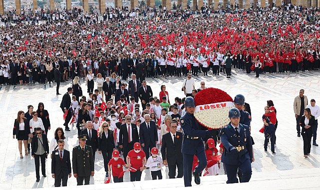 LÖSEV'den Anıtkabir ziyareti