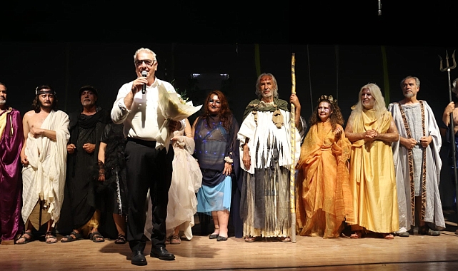 "Tanrıçalar Yarışıyor" Bayramiç'te büyük beğeni topladı