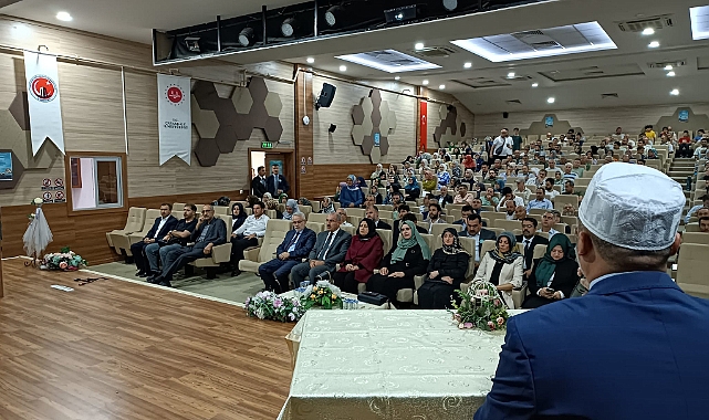 Vali Toraman, "Peygamberimiz ve Şahsiyet İnşası" konferansı