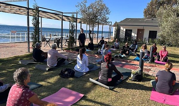 Ahenk Deniz Aydın ile yoga