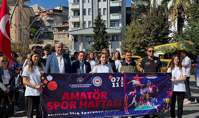 Başkan Elbi, Amatör Spor Haftası Yürüyüşüne katıldı