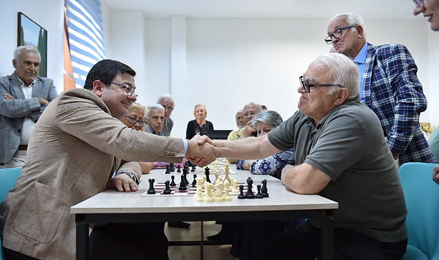 Başkan Erkek'ten Altın Yıllar Yaşam Merkezi’ne ziyaret