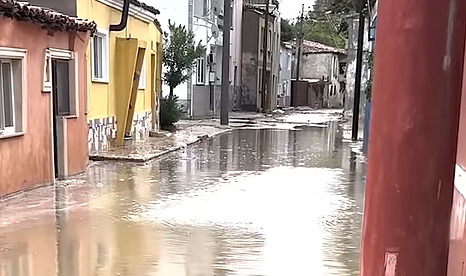 Başkan Soyuak'tan su baskını sonrası özür