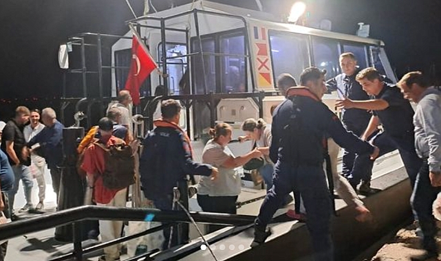 Bozcaada feribotu arızalandı