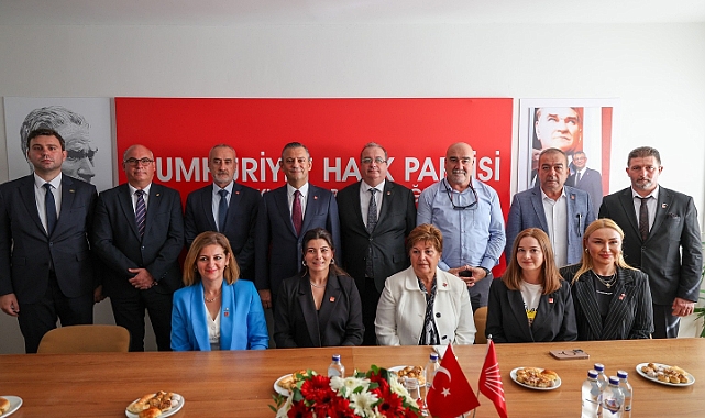 CHP Lideri Özel'den Çanakkale İl ve İlçe Başkanlığı'na ziyaret