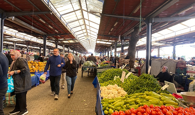 CUMPA'da sebze-meyve fiyatları