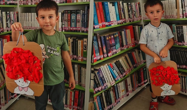 Eceabat İlçe Halk Kütüphanesi'nde etkileşimli kitap okuma etkinliği