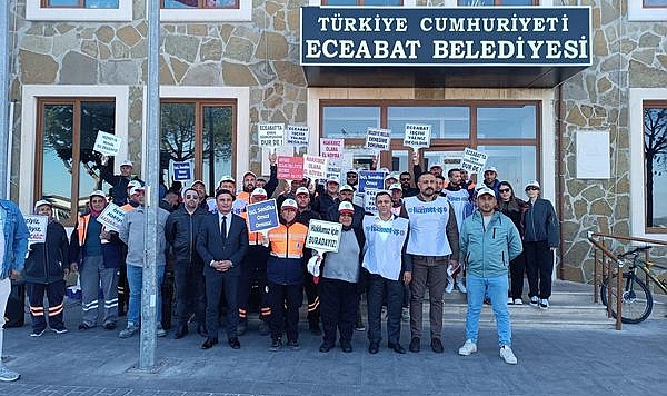 Eceabat'ta işçiler eylemde!