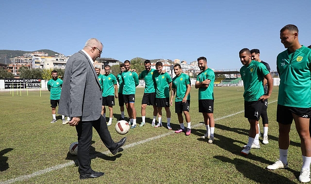 Edremit Belediye Başkanı'ndan 1966 Edremitspor'a destek
