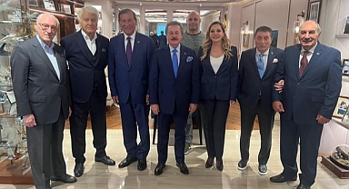 Eski dostlar Mövenpick Otel'de buluştu