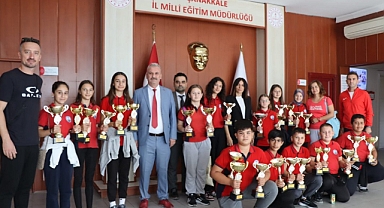 Ezine Gazi Ortaokulu'ndan Türkiye rekoru