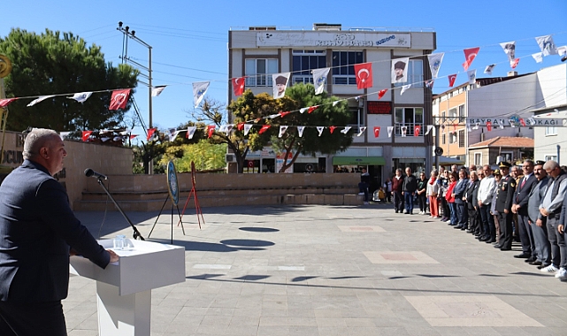 Geyikli'de çelenk töreni