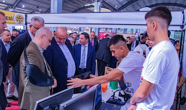 İl Başkanı Göktürk Biga'da fuar açılışında