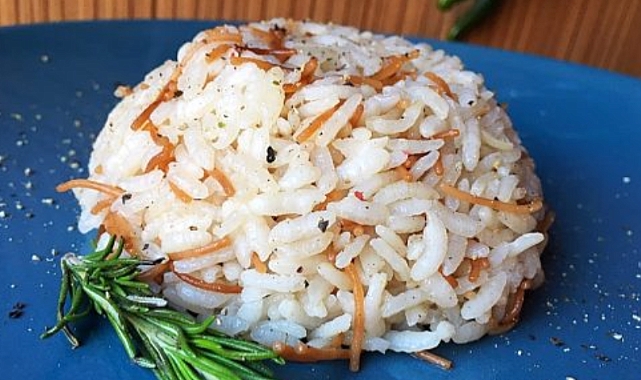 Mis gibi tereyağlı şehriye pilavı tarifi