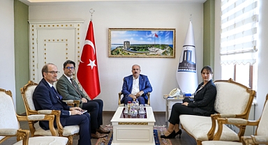 Rektör Erenoğlu’ndan Vali Doç. Dr. Ömer Toraman’a ziyaret