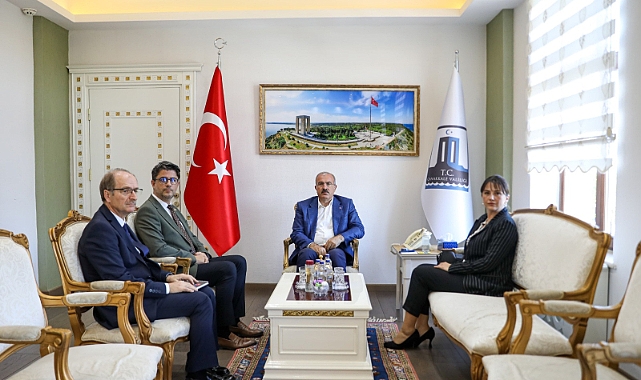 Rektör Erenoğlu’ndan Vali Doç. Dr. Ömer Toraman’a ziyaret