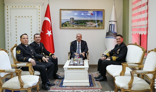 TCG Pirireis Denizaltısı Komutanından Vali Toraman’a ziyaret