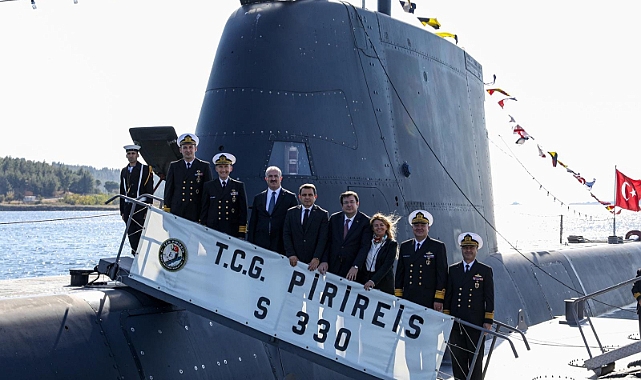 TCG Pirireis Denizaltısına ziyaret