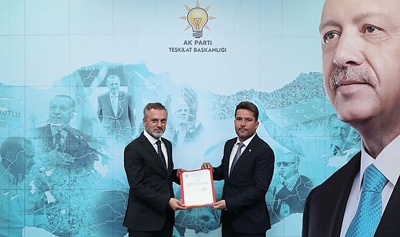 AK Parti Lapseki İlçe Başkanlığına Ahmet Evran atandı