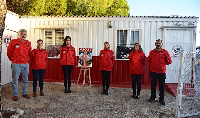 AKUT Çanakkale Ekibi Van Depremlerinde hayatını kaybedenleri andı