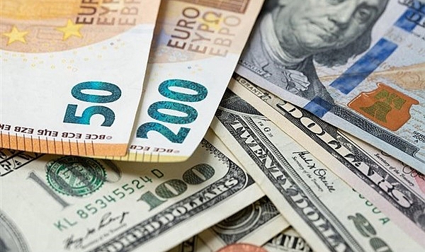Analistler: Olası Avrupa-ABD ticaret savaşı Euro’yu Dolarla eşitliğe itme riski taşıyor