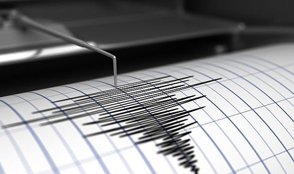 Antalya'da deprem panik yarattı