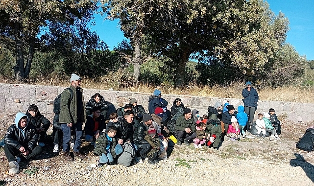 Ayvacık'ta 18 göçmen yakalandı