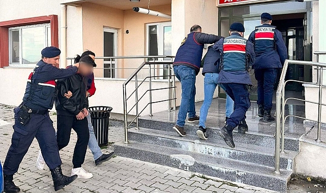 Ayvacık’ta maskeli şahıslar yakalandı
