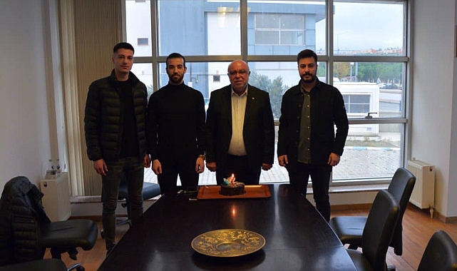 Başkan Abdullah Deniz’e doğum günü kutlaması
