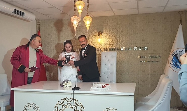 Başkan Arslan çiftin nikahını kıydı