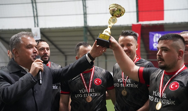 Başkan Arslan, şampiyon Yüksel Oto Lastik'i tebrik etti