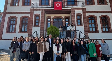 Başkan Elbi, öğrencilerle vakit geçirdi