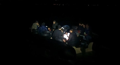 Çanakkale açıklarında 26 düzensiz göçmen yakalandı