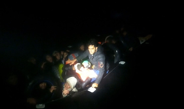 Çanakkale Ayvacık açıklarında 16 düzensiz göçmen yakalandı