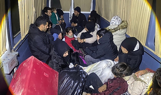 Çanakkale Ayvacık’ta 10 düzensiz göçmen ve 2 kaçakçılık şüphelisi yakalandı