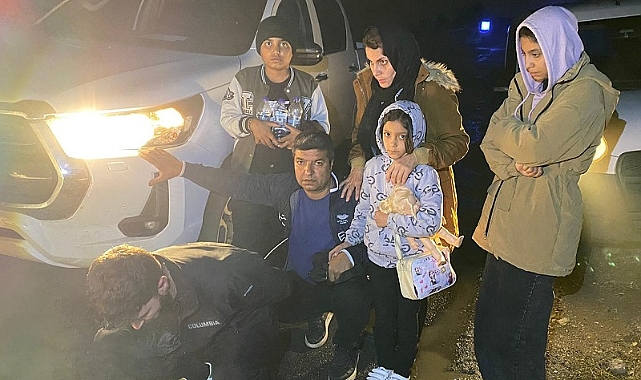Çanakkale’de 5 düzensiz göçmen ve 1 göçmen kaçakçısı yakalandı