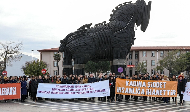 Çanakkale’de farkındalık yürüyüşü düzenlendi