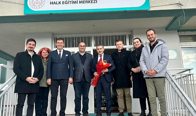 CHP Biga İlçe Başkanlığı'nda Öğretmenler Günü kutlaması