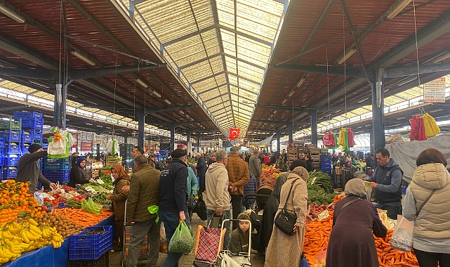 Cuma Pazarı güncel sebze-meyve fiyatları