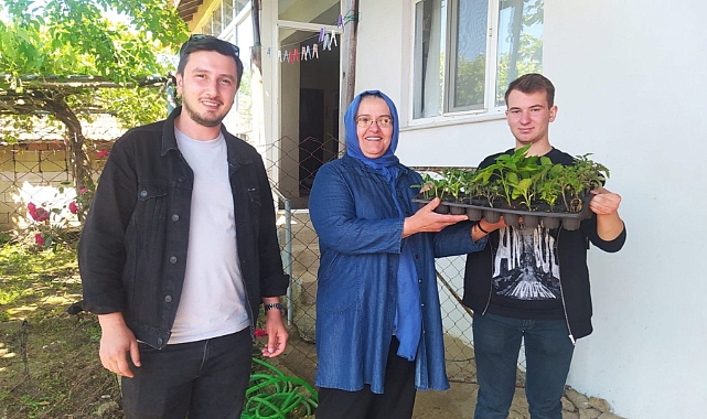 Liseli öğrencilerden, çiftçi kadınlara fide desteği