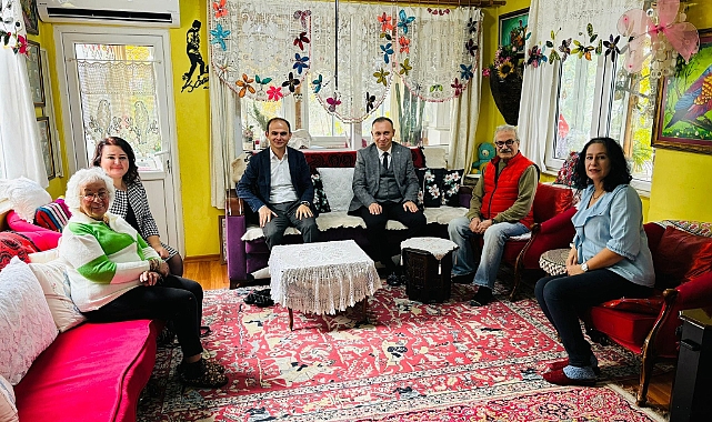 Kaymakam Sak, şehit ailesi ve emekli öğretmenleri ziyaret etti
