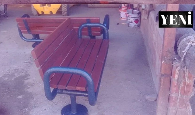Lapseki Belediyesi bankları yeniledi
