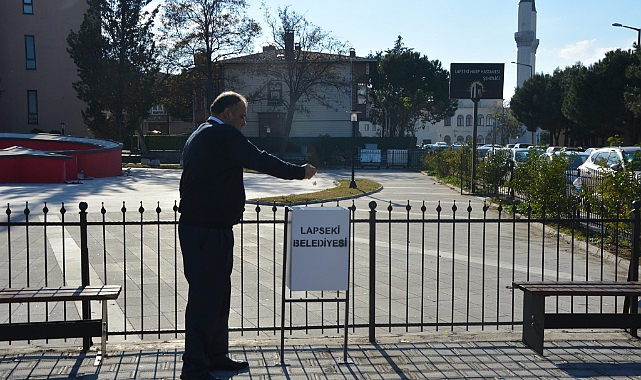 Lapseki Belediyesi, çöp kovası üretimiyle tasarruf sağlıyor