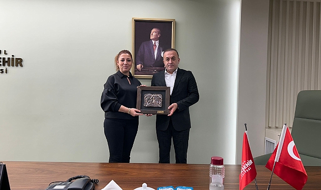 Lapseki Belediyesi’nden gençlik ve spor projeleri için iş birliği ziyareti