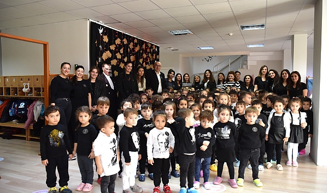 Minikler Atasını andı