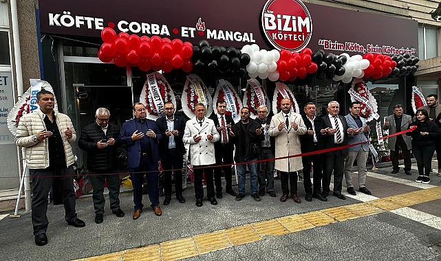 Şadan Doğan, "Bizim Köfteci"nin açılışına katıldı