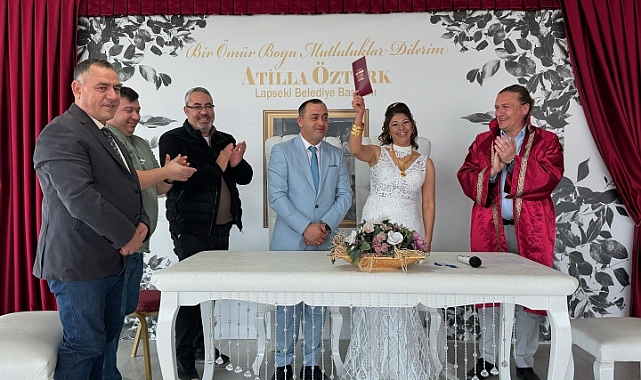Semra Karaman ve İsmail Kartal çifti dünyaevine girdi